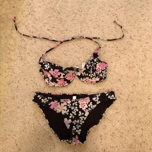 Victoria Secret Bikini bottoms size small top 34d